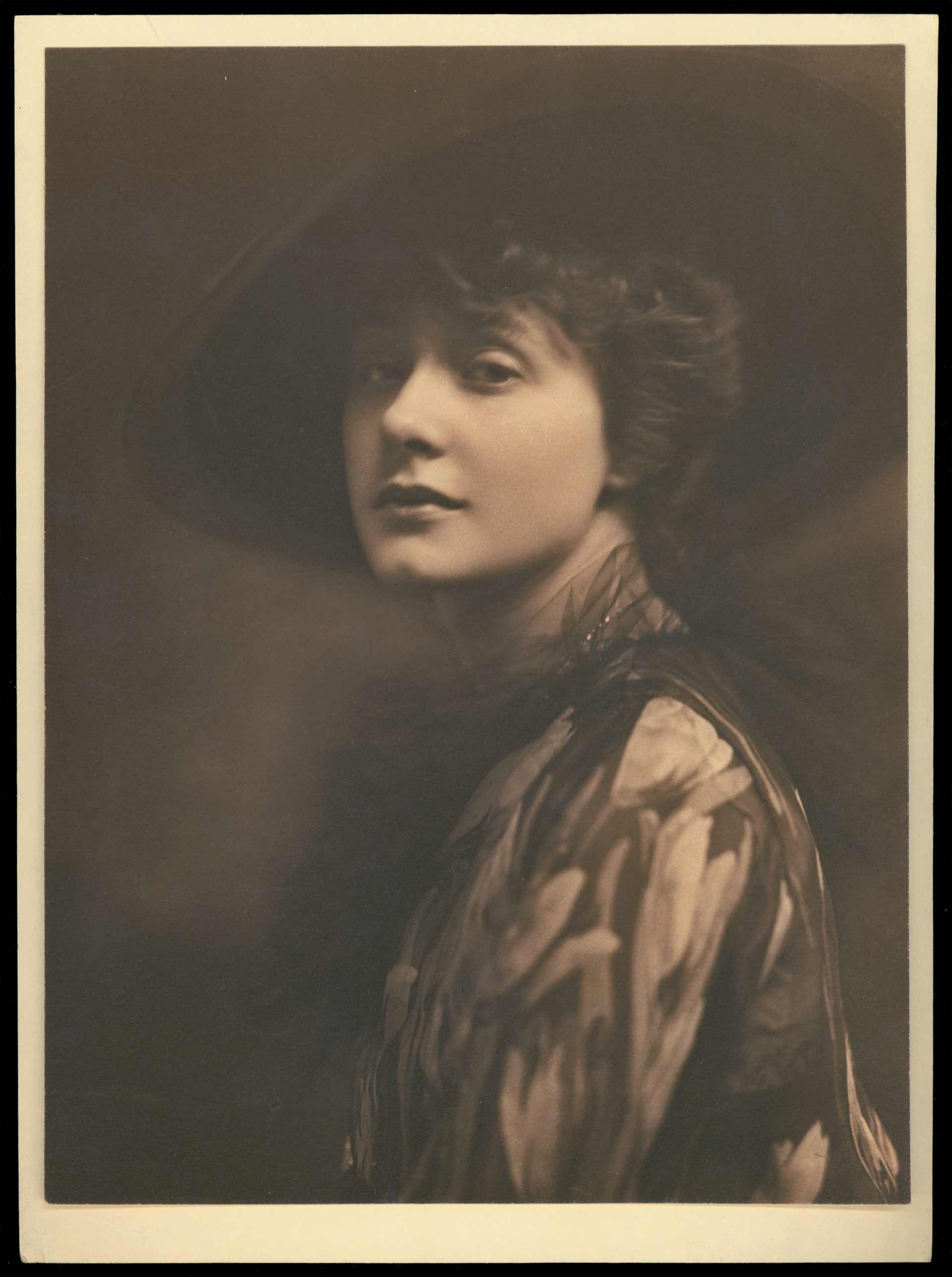 Profiles: Elsie Ferguson (1883–1961)