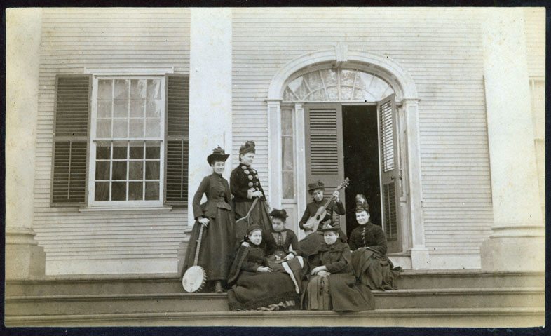 D6_3-Students-at-Griswold-Home-School